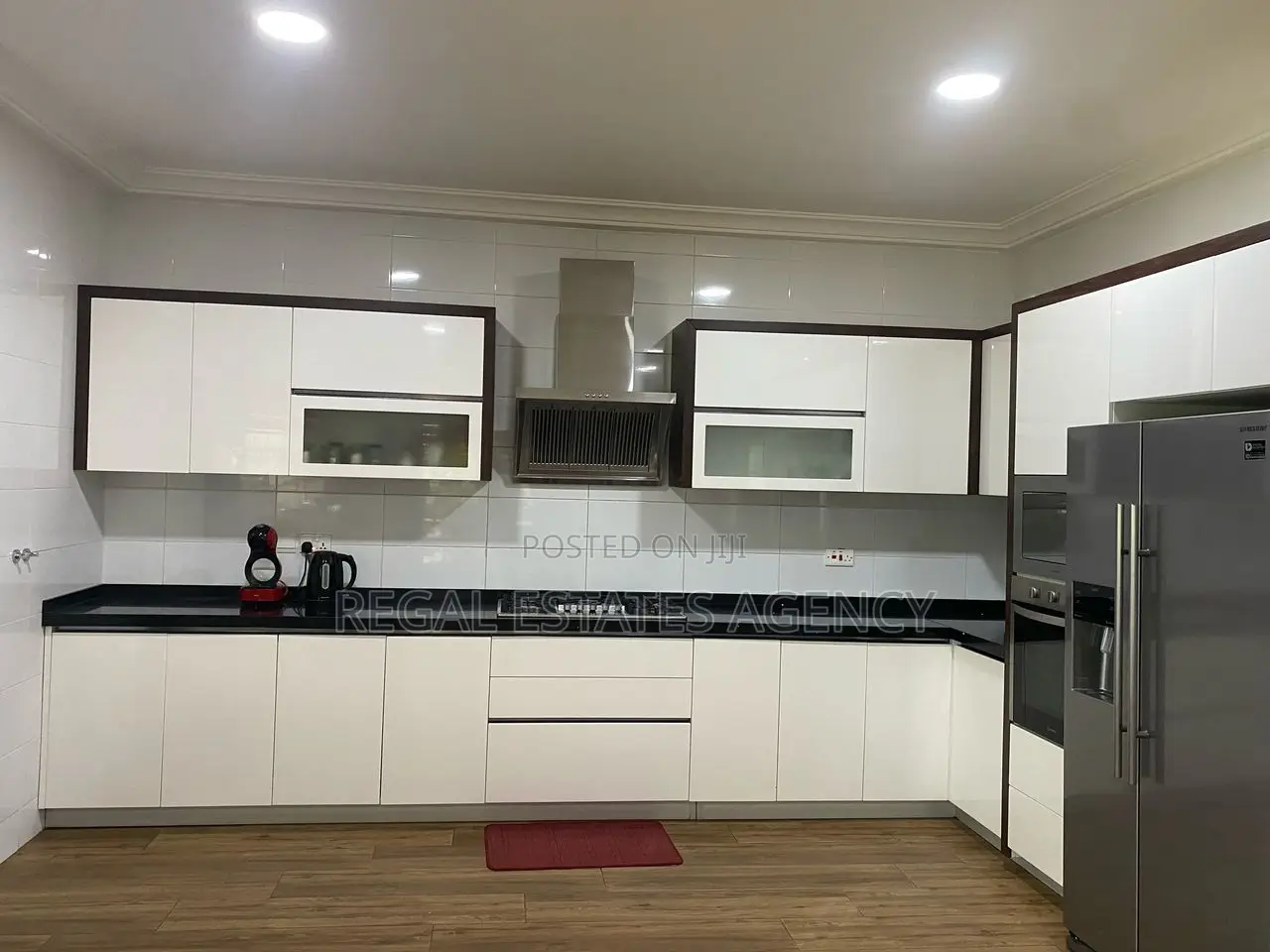 5bdrm House in Oyarifa Aburi Road for sale