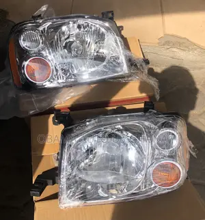Nissan Hardbody / Hard Body Np300 Pickup Headlight