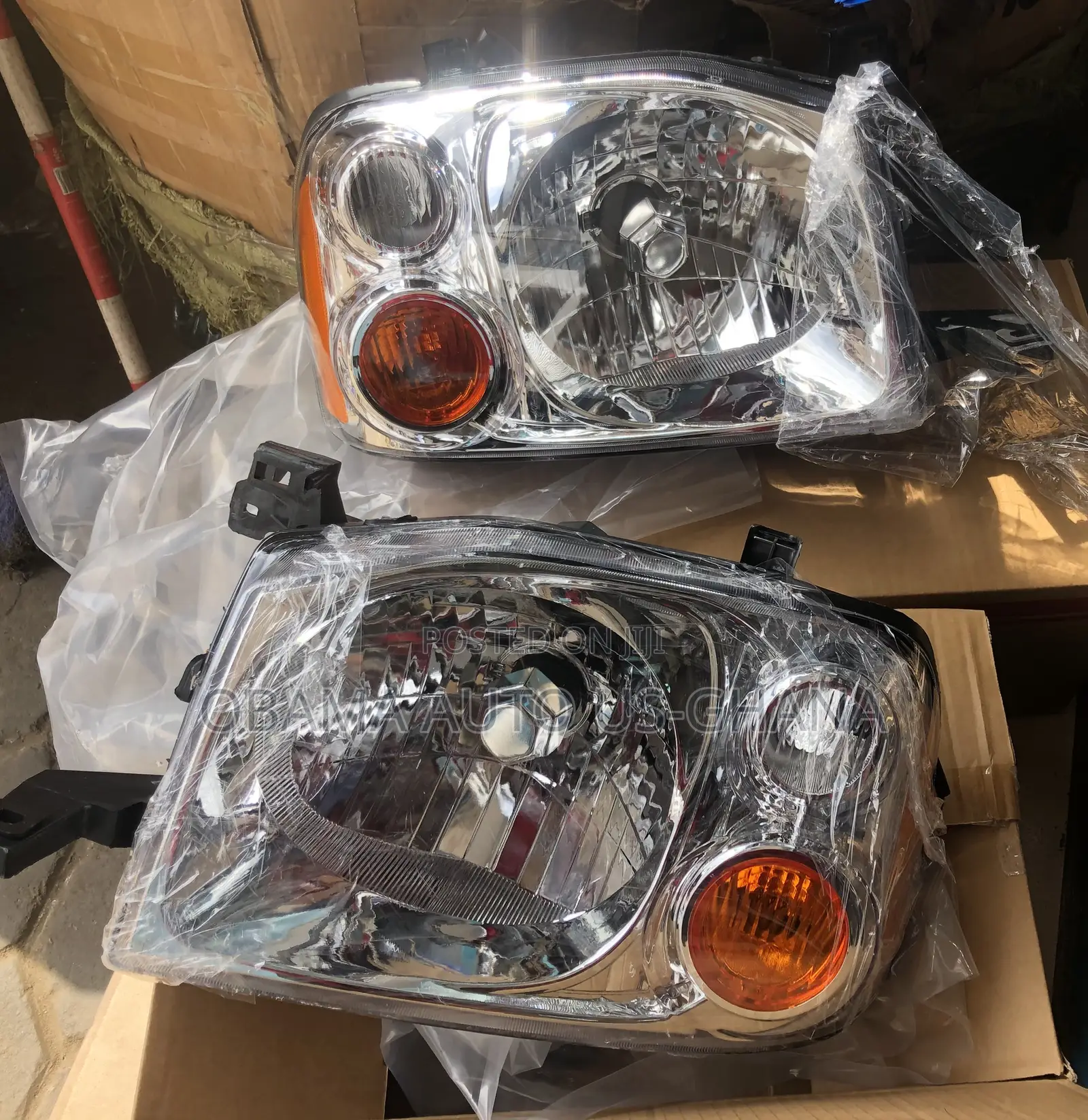Nissan Hardbody / Hard Body Np300 Pickup Headlight