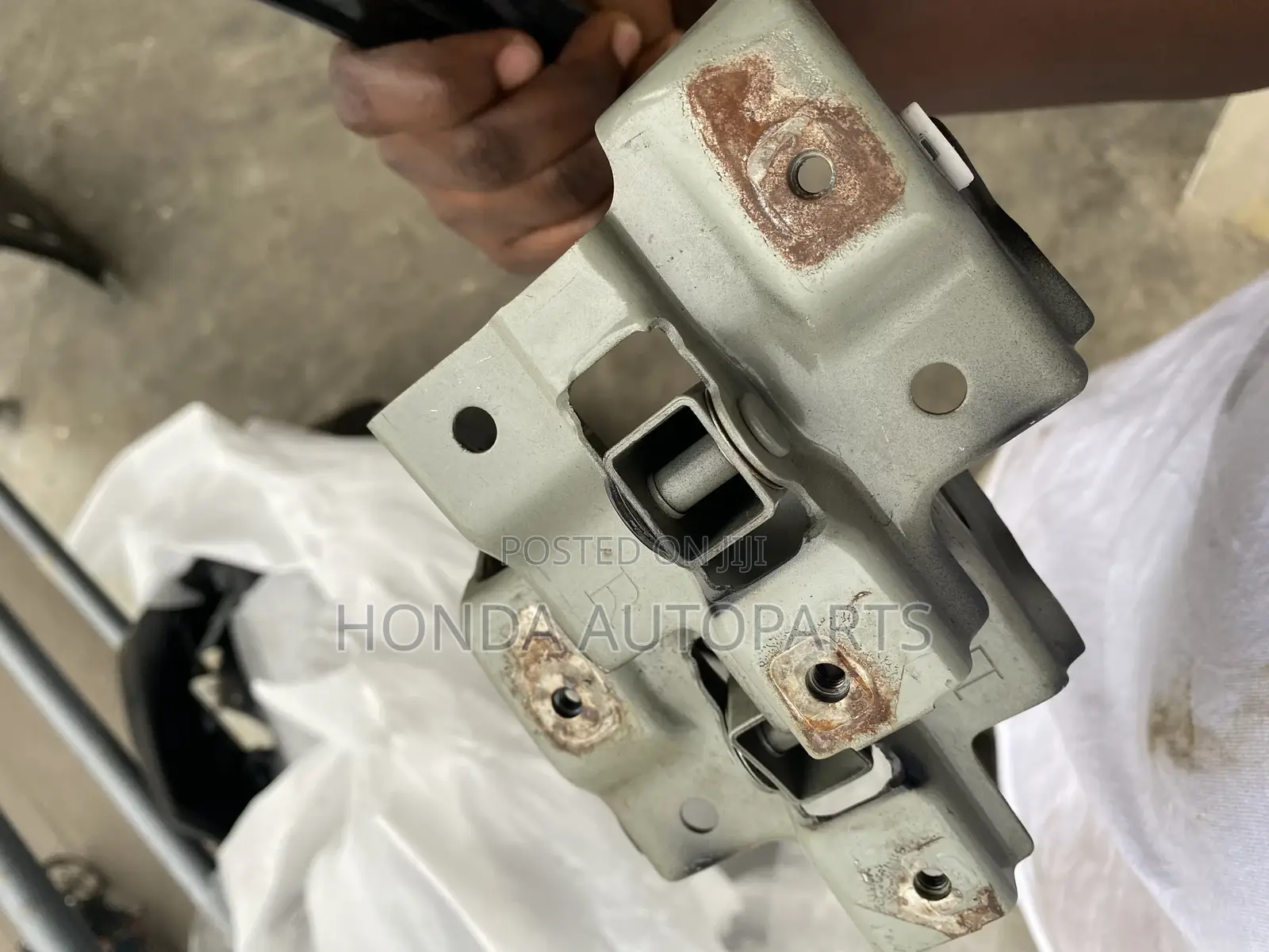 Honda Civic 2016 to 2018 Boot Hinge