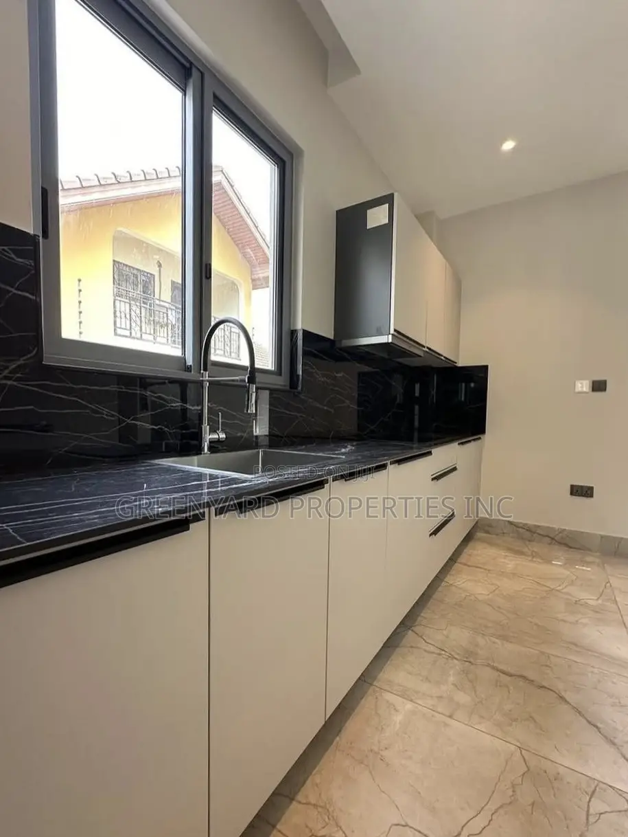 4bdrm Duplex in Lagos Avenue, East Legon for sale