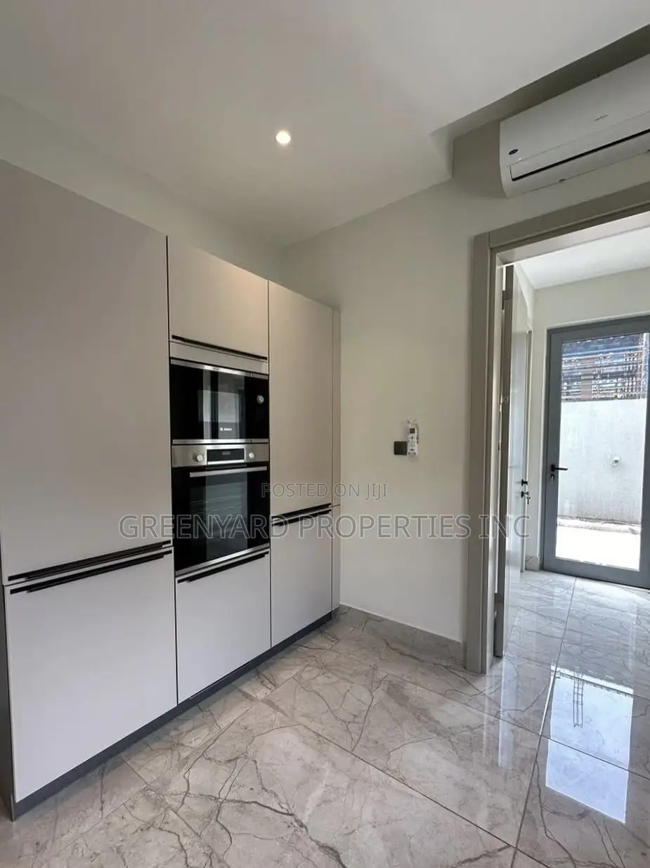 4bdrm Duplex in Lagos Avenue, East Legon for sale