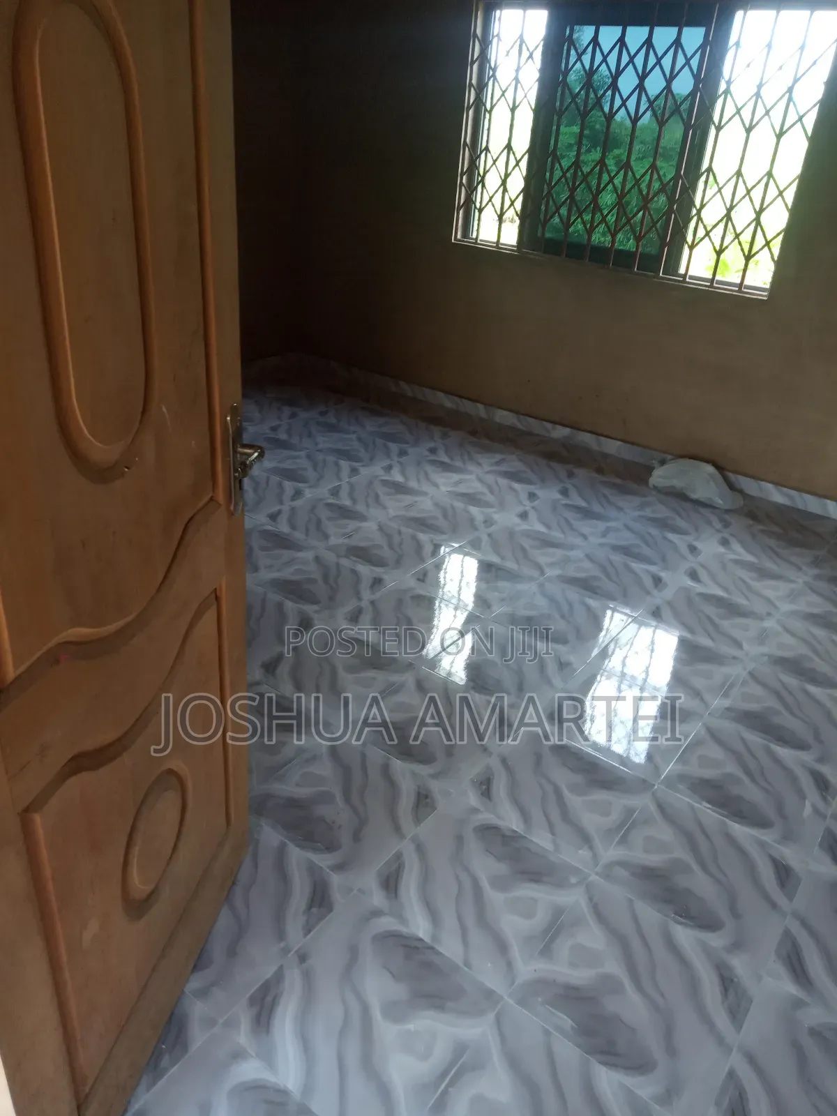 Professional Tiler