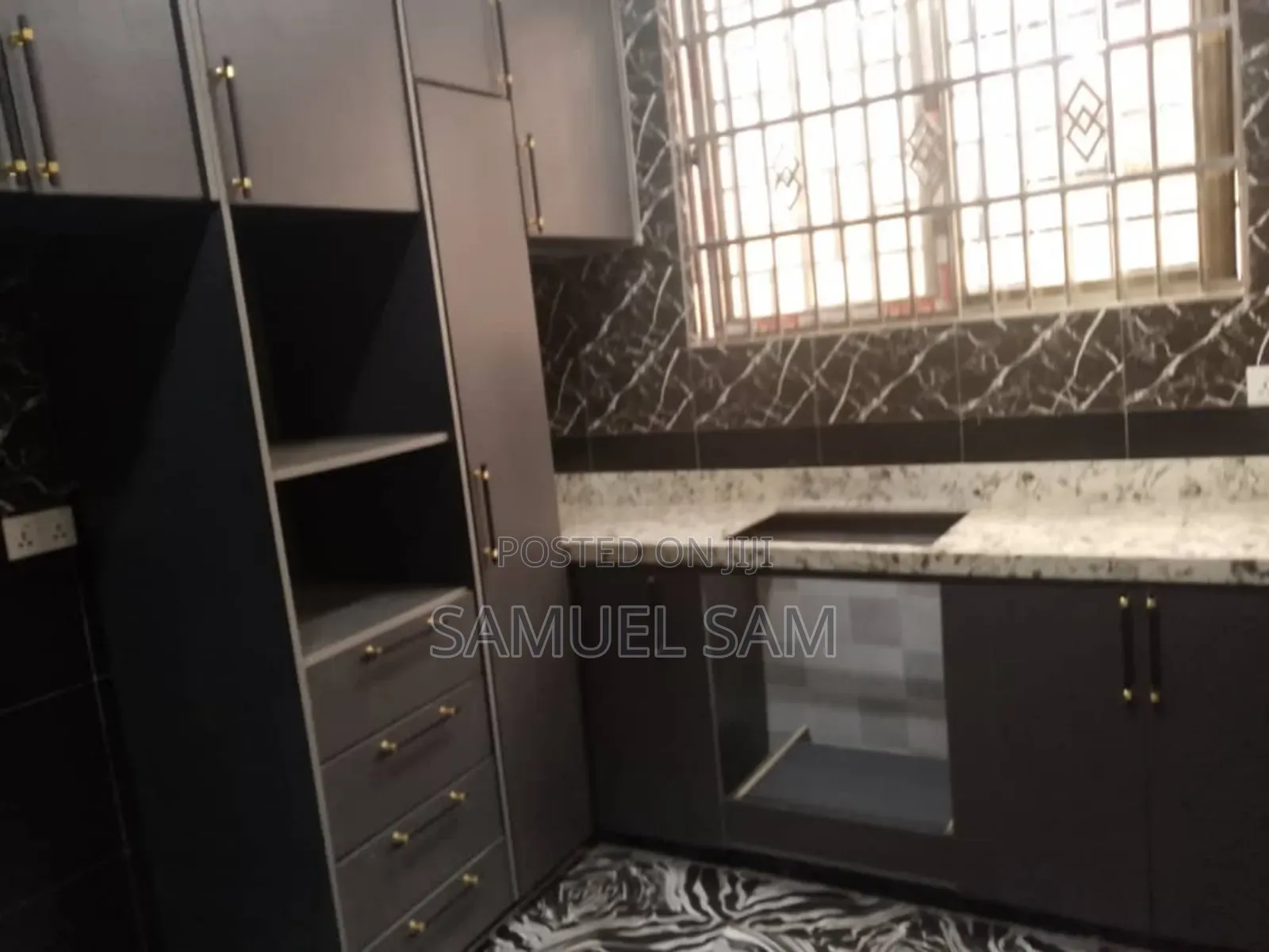 5bdrm House in May Flower, Tema Metropolitan for rent