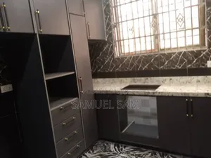 5bdrm House in May Flower, Tema Metropolitan for rent