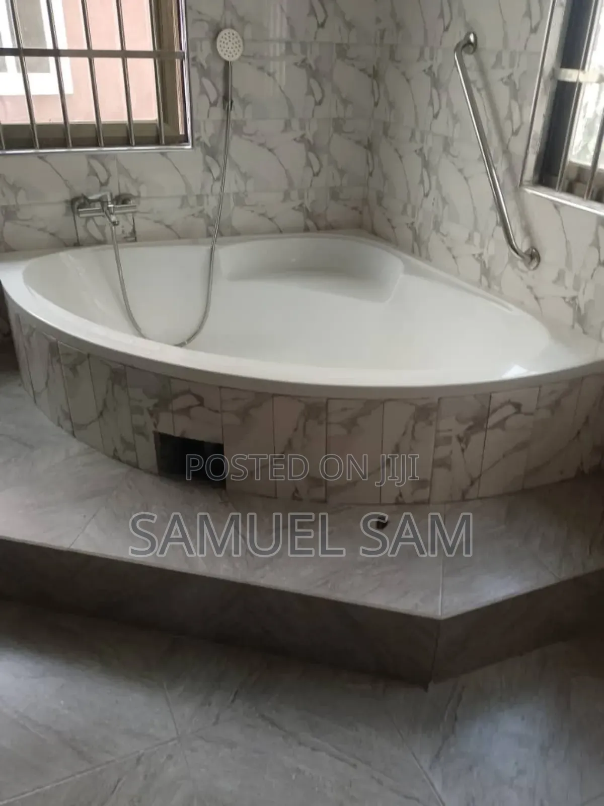 5bdrm House in May Flower, Tema Metropolitan for rent