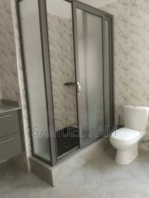 5bdrm House in May Flower, Tema Metropolitan for rent