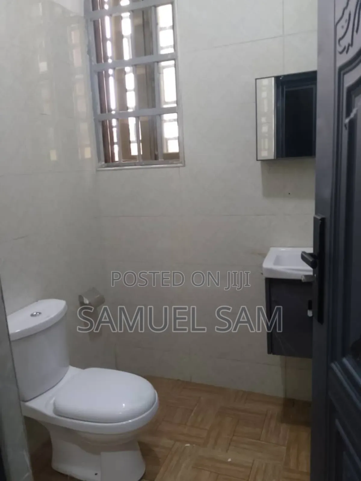 5bdrm House in May Flower, Tema Metropolitan for rent