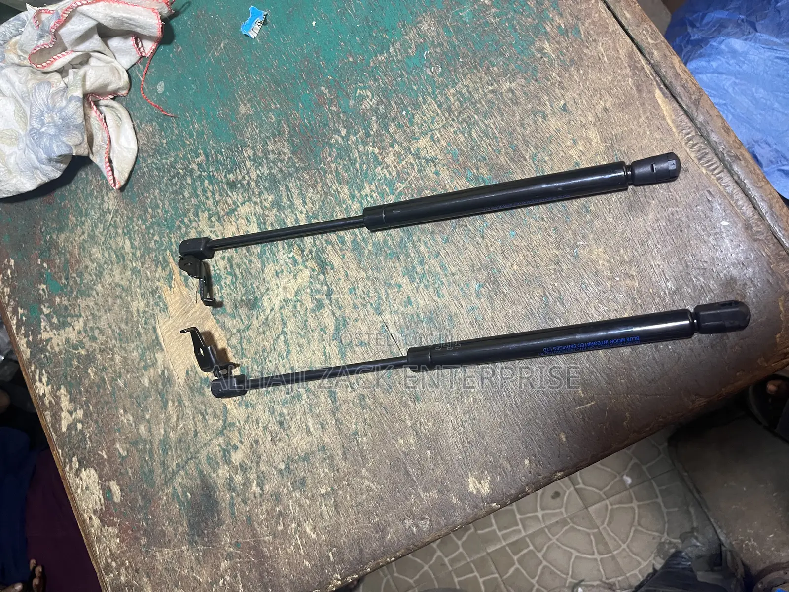 Camry 2013 Bonnet Shocks