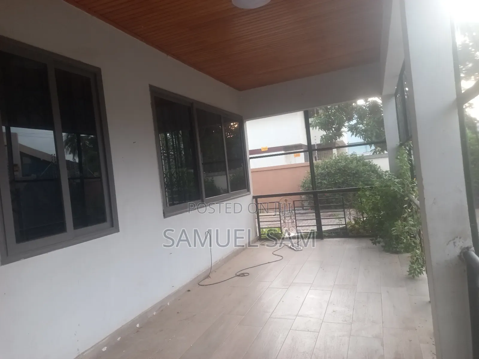 3bdrm House in Complex School, Tema Metropolitan for rent