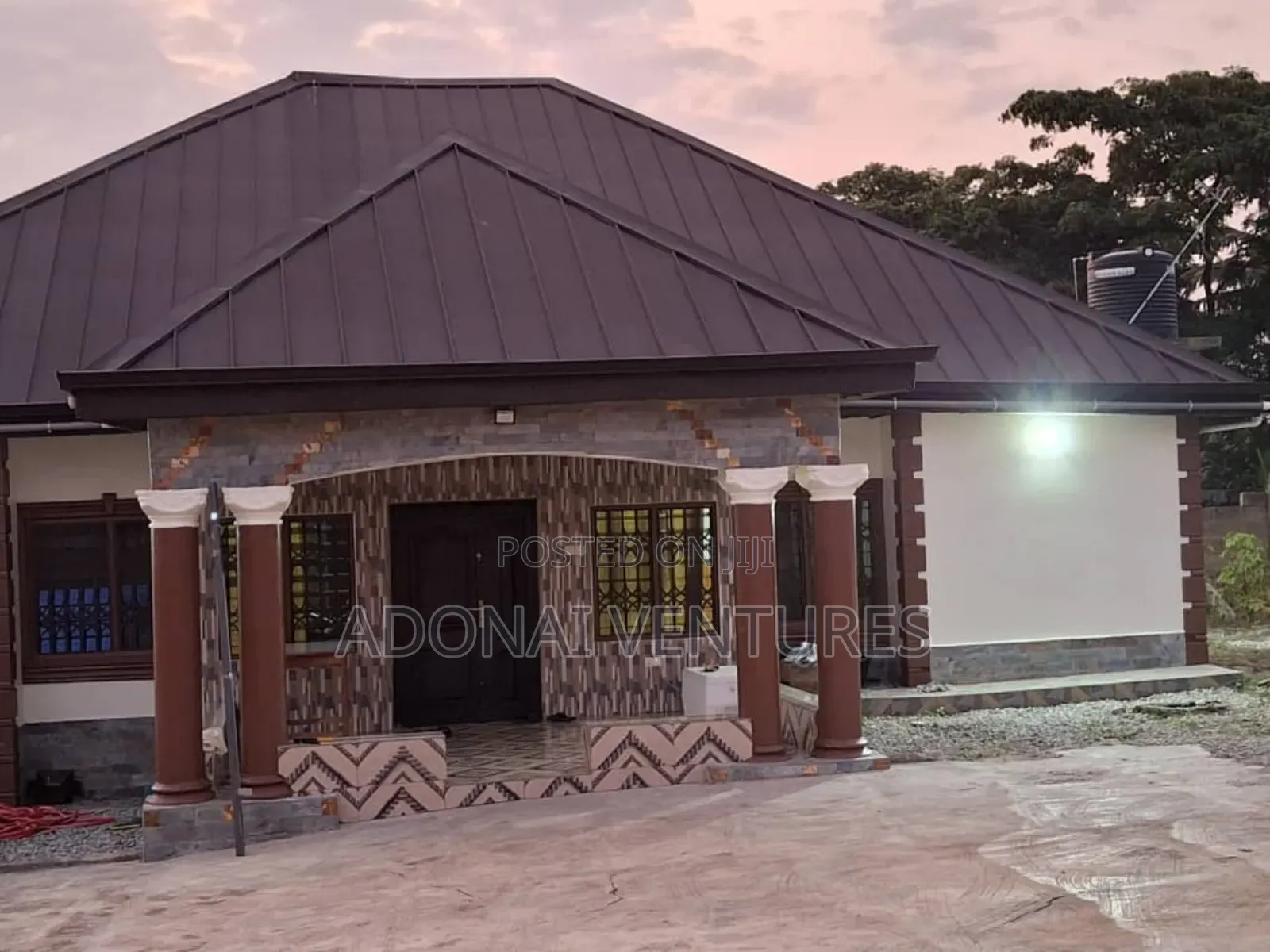 3bdrm House in Ejisu Kropa, Kumasi Metropolitan for sale