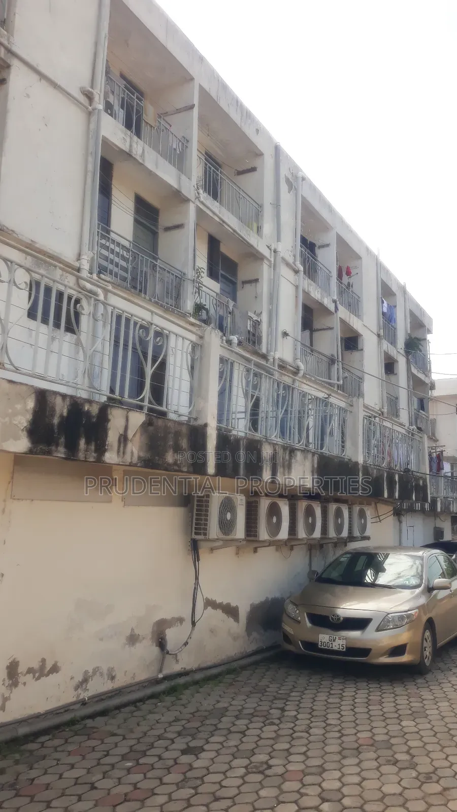 20bdrm Block of Flats in Odorkor for sale