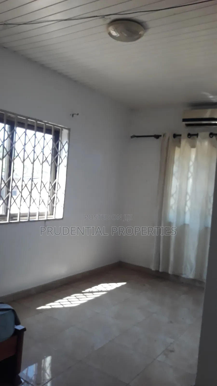 20bdrm Block of Flats in Odorkor for sale