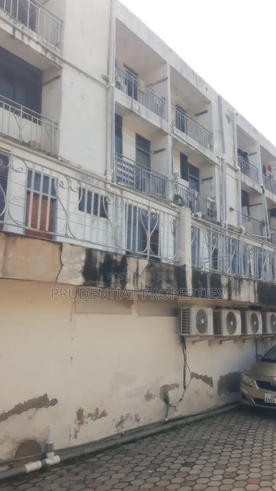 20bdrm Block of Flats in Odorkor for sale