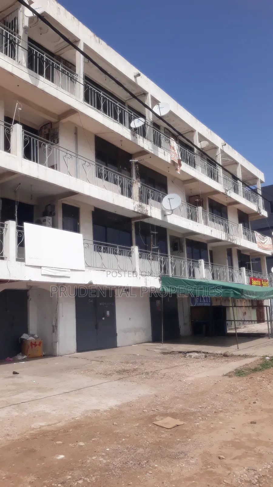 20bdrm Block of Flats in Odorkor for sale