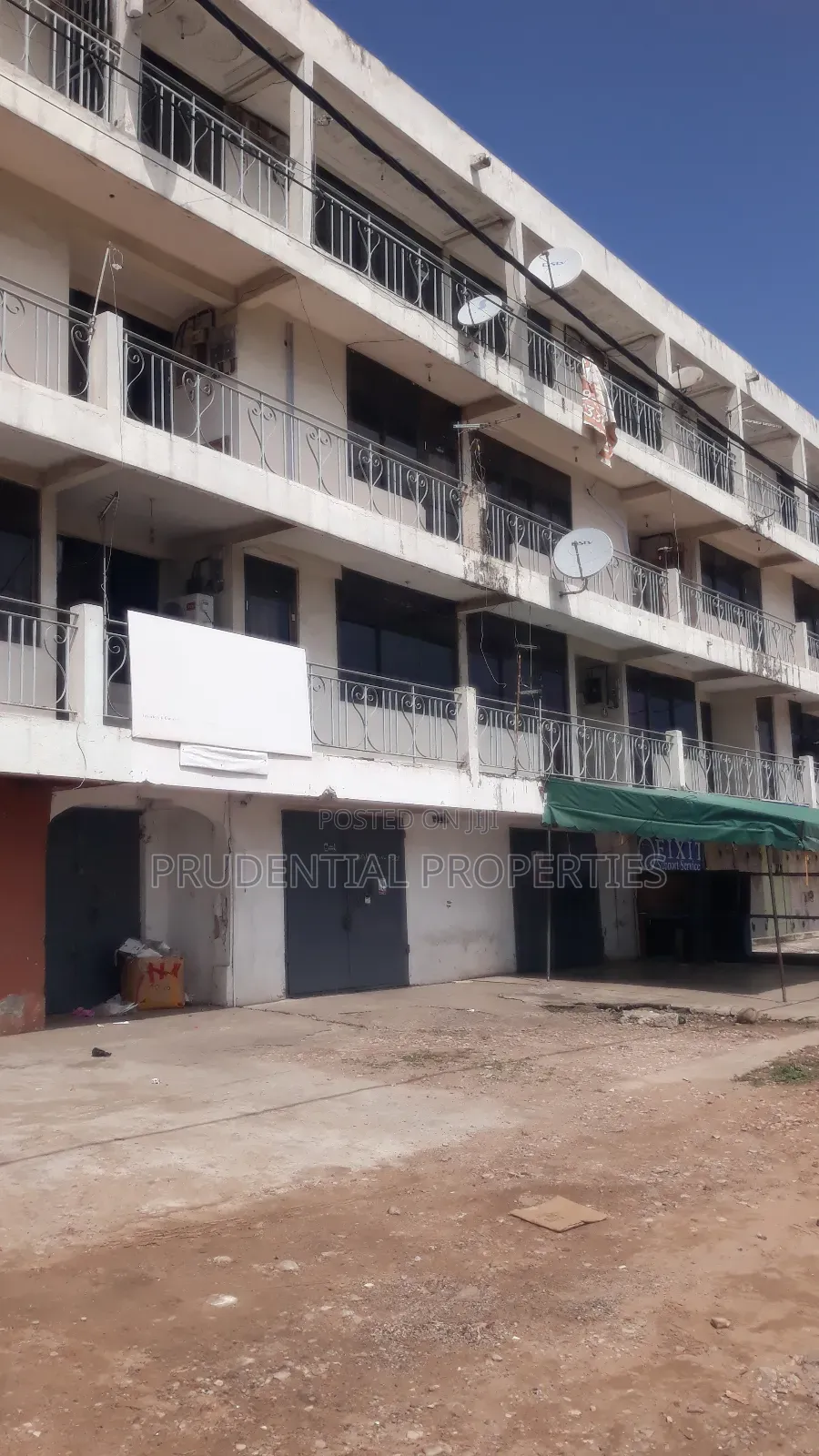 20bdrm Block of Flats in Odorkor for sale