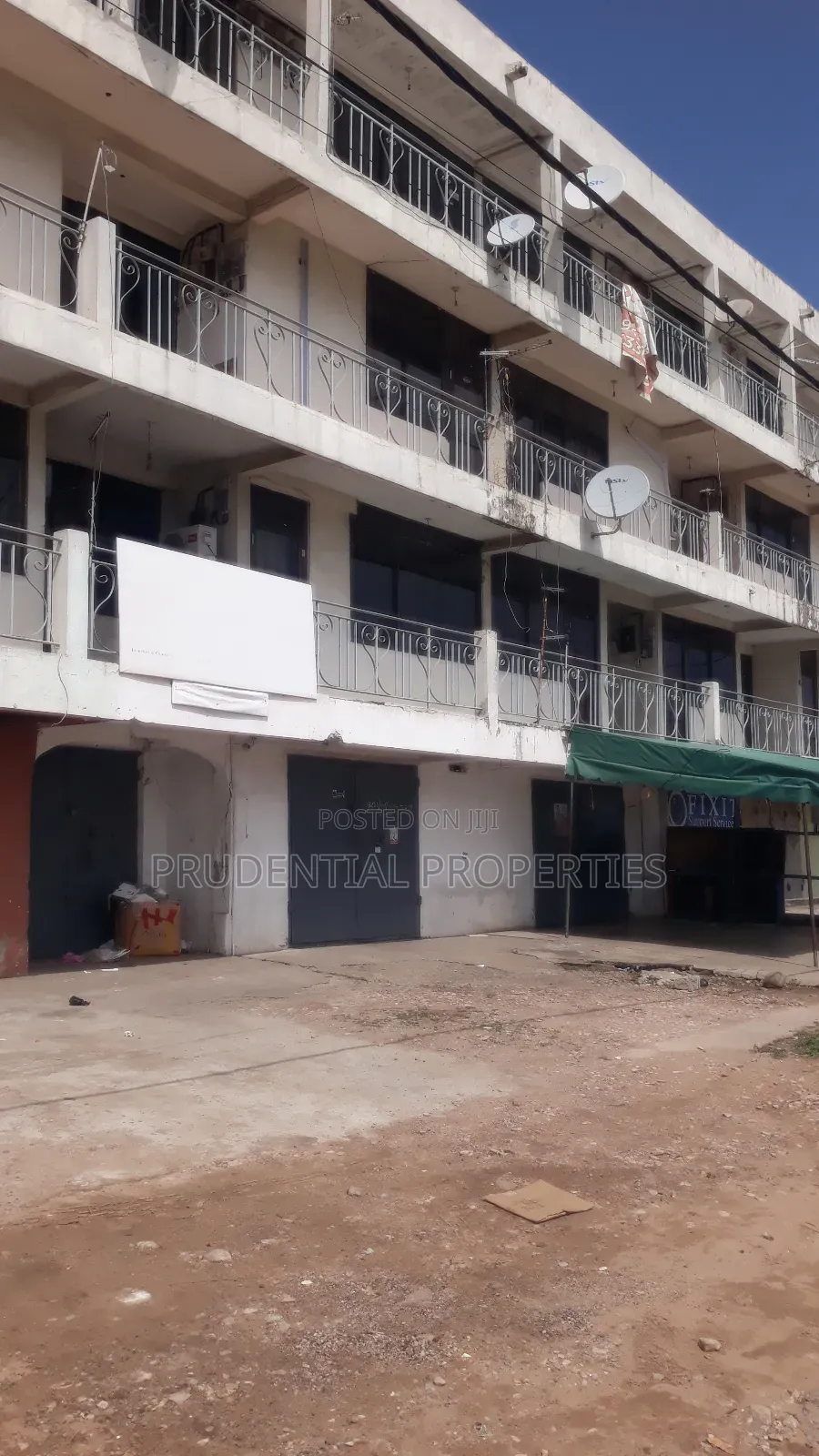 20bdrm Block of Flats in Odorkor for sale