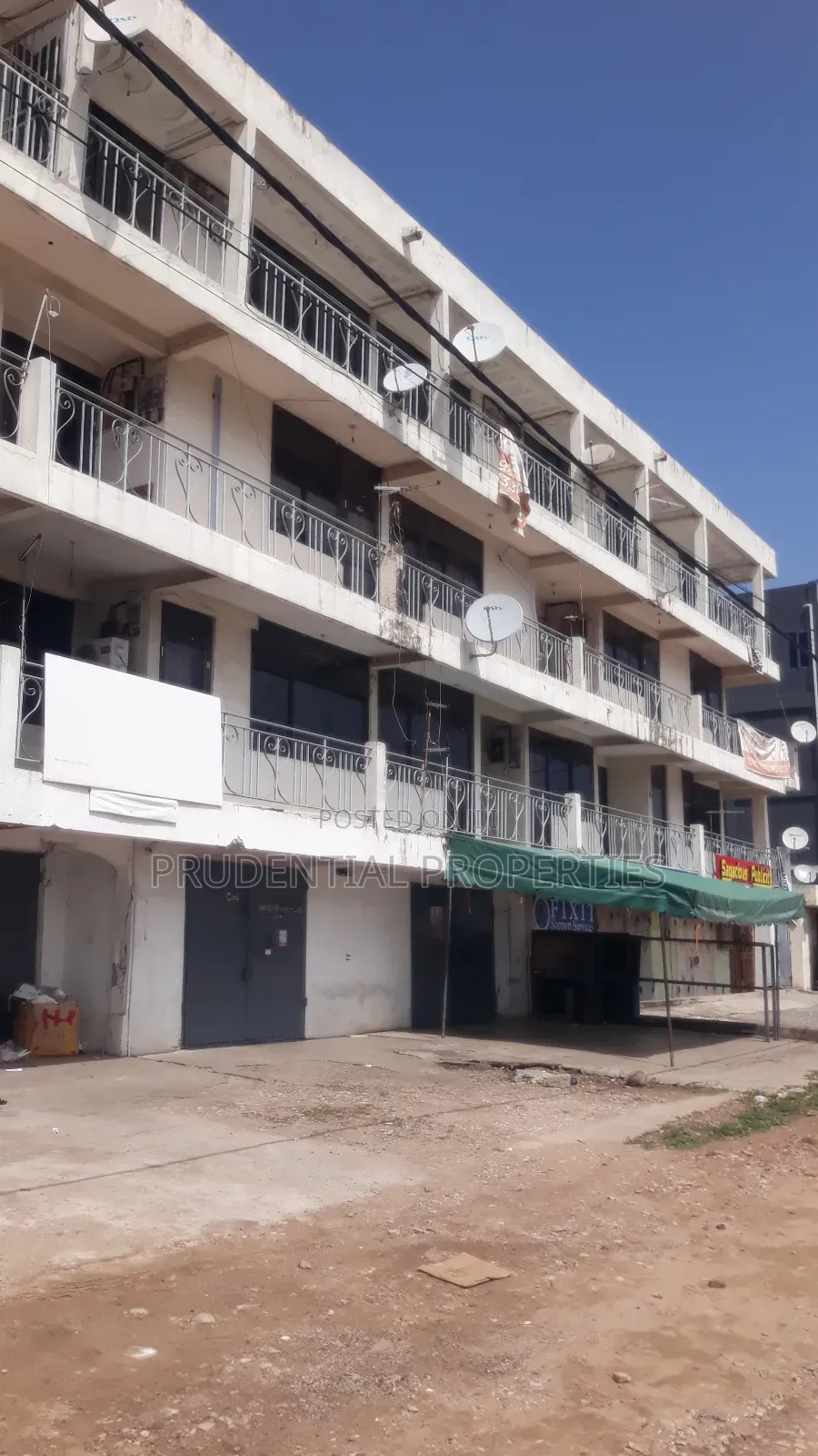 20bdrm Block of Flats in Odorkor for sale