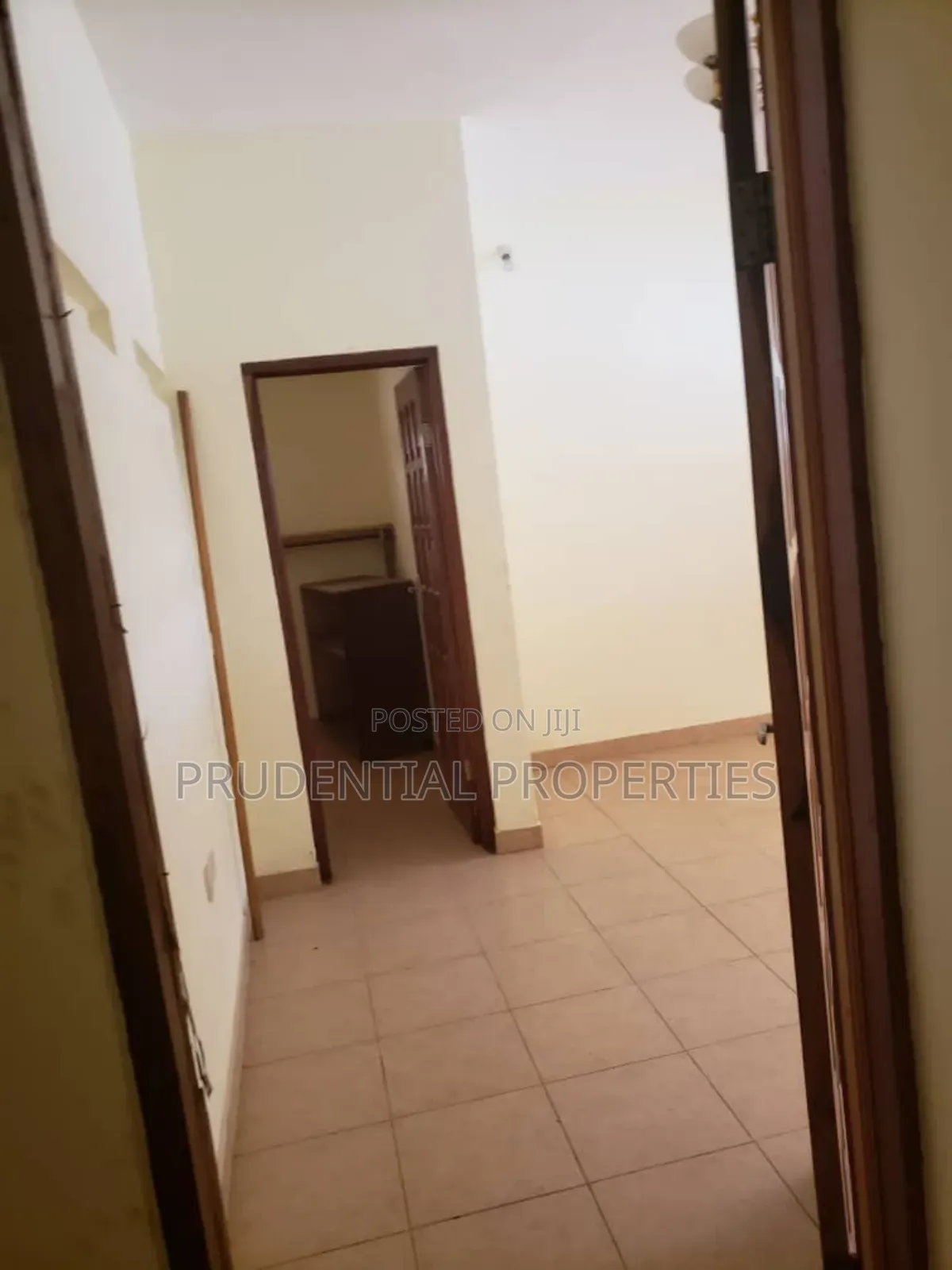 20bdrm Block of Flats in Odorkor for sale