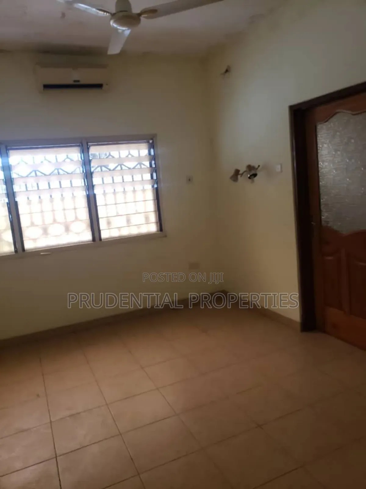 20bdrm Block of Flats in Odorkor for sale