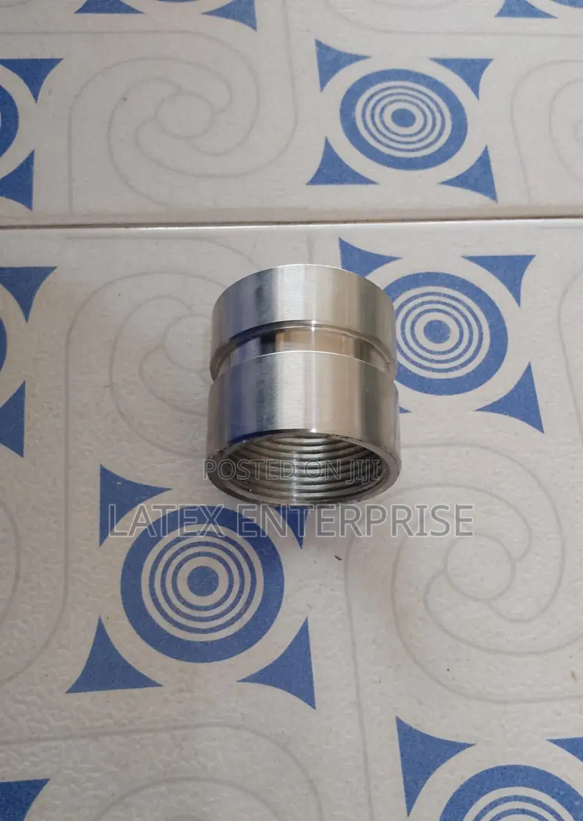 Vessel Locker Inside Thread