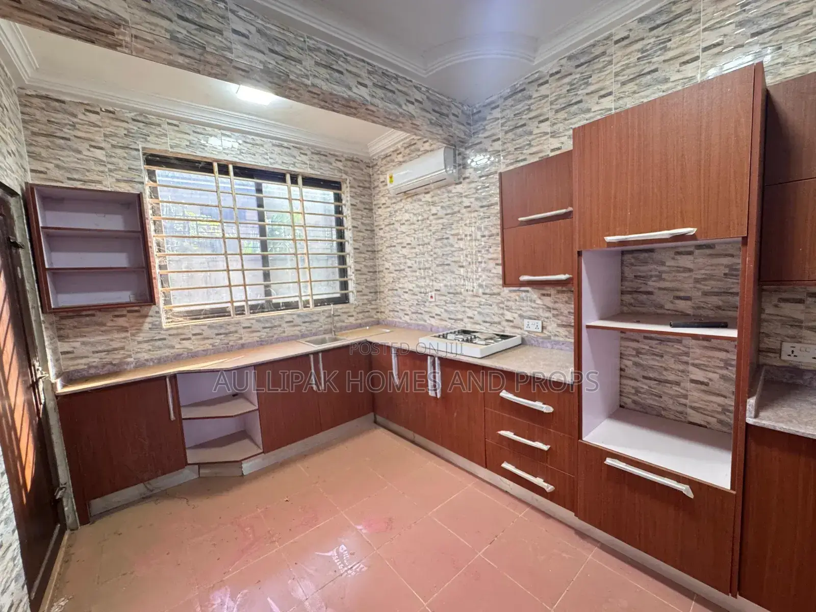 2bdrm Apartment in Adjiriganor for rent