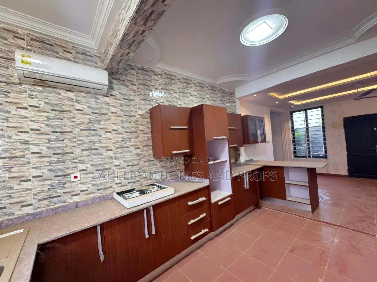 2bdrm Apartment in Adjiriganor for rent