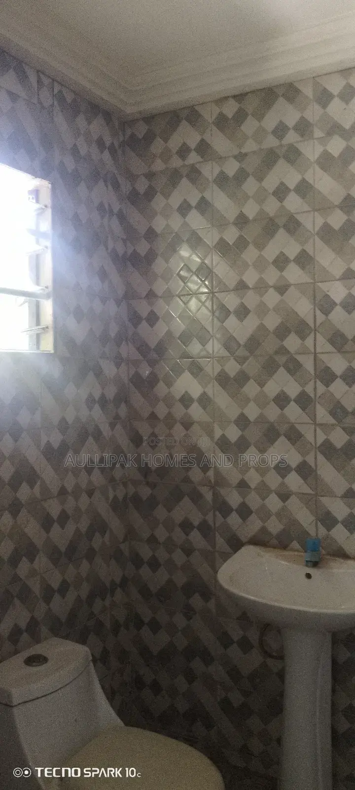2bdrm Apartment in Lakeside, Adjiriganor for rent