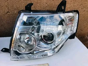 Mitsubishi Pajero 2015,2016,2017,2018 Headlight/Headlamp