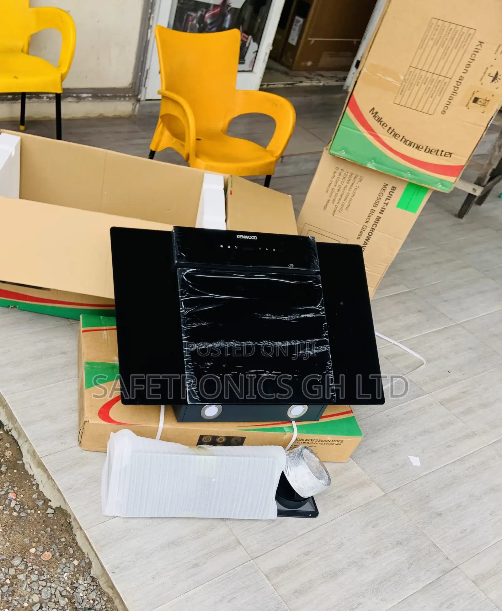 Grab Black Ceramic 90cm Heat Extractor Kenwood