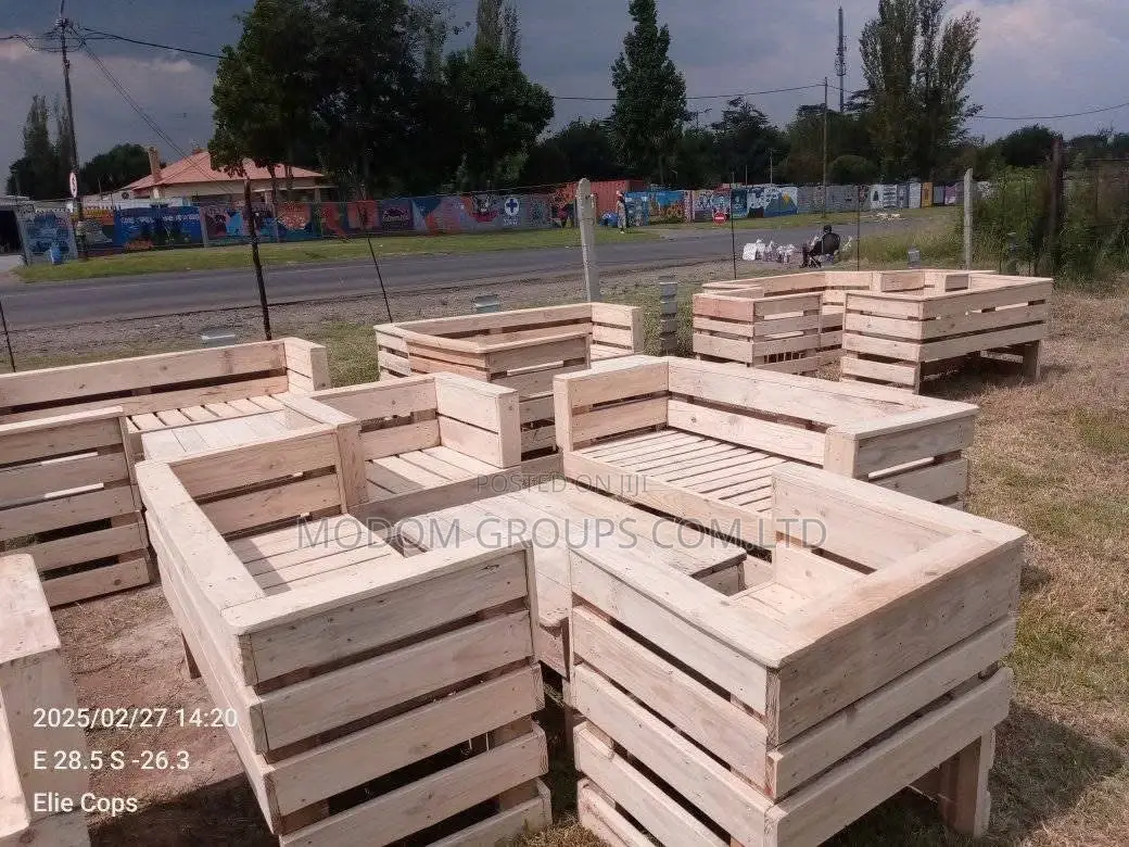 Pallets Chairs for Sale