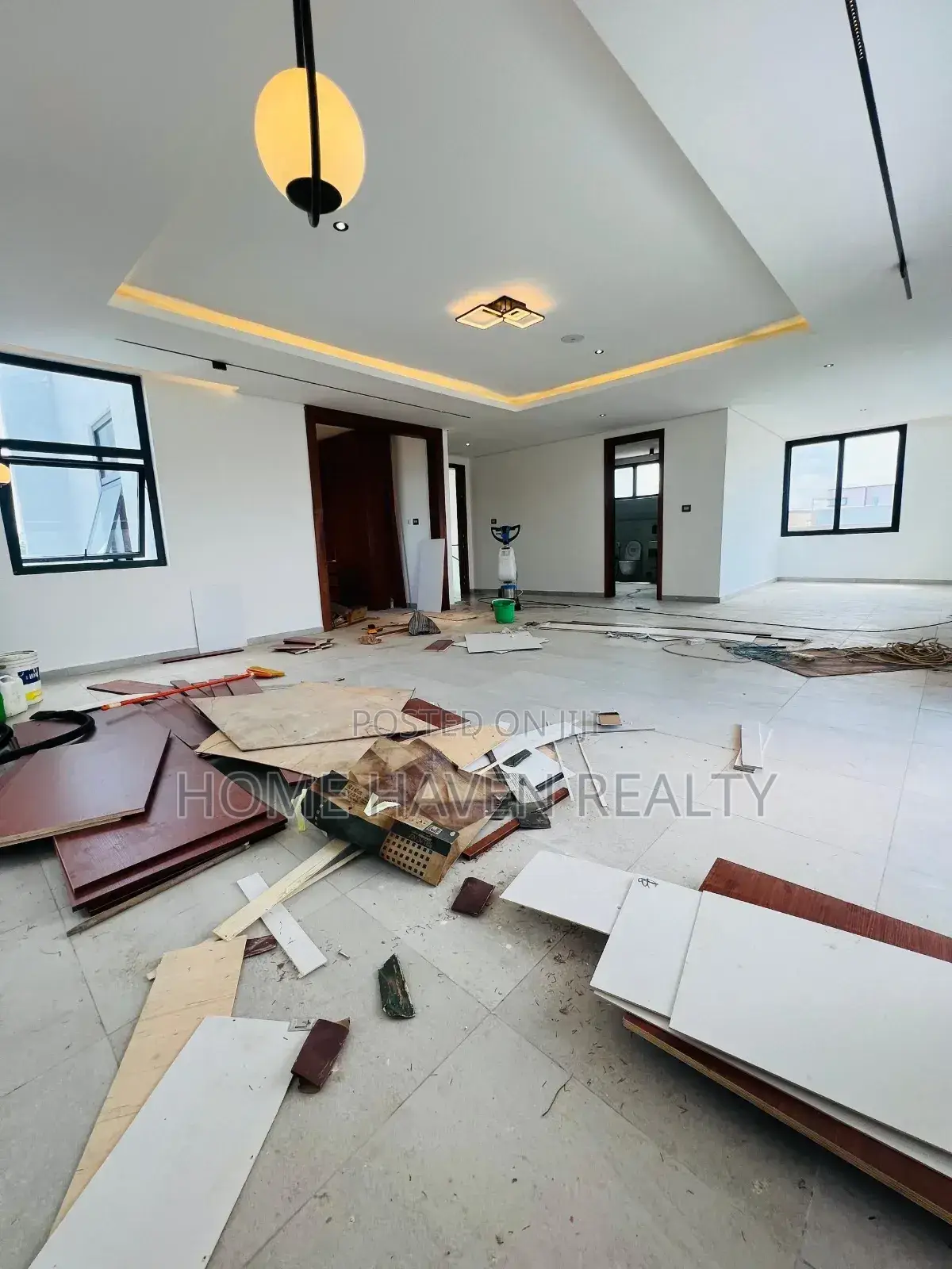 6bdrm House in Mempeasem, East Legon for sale