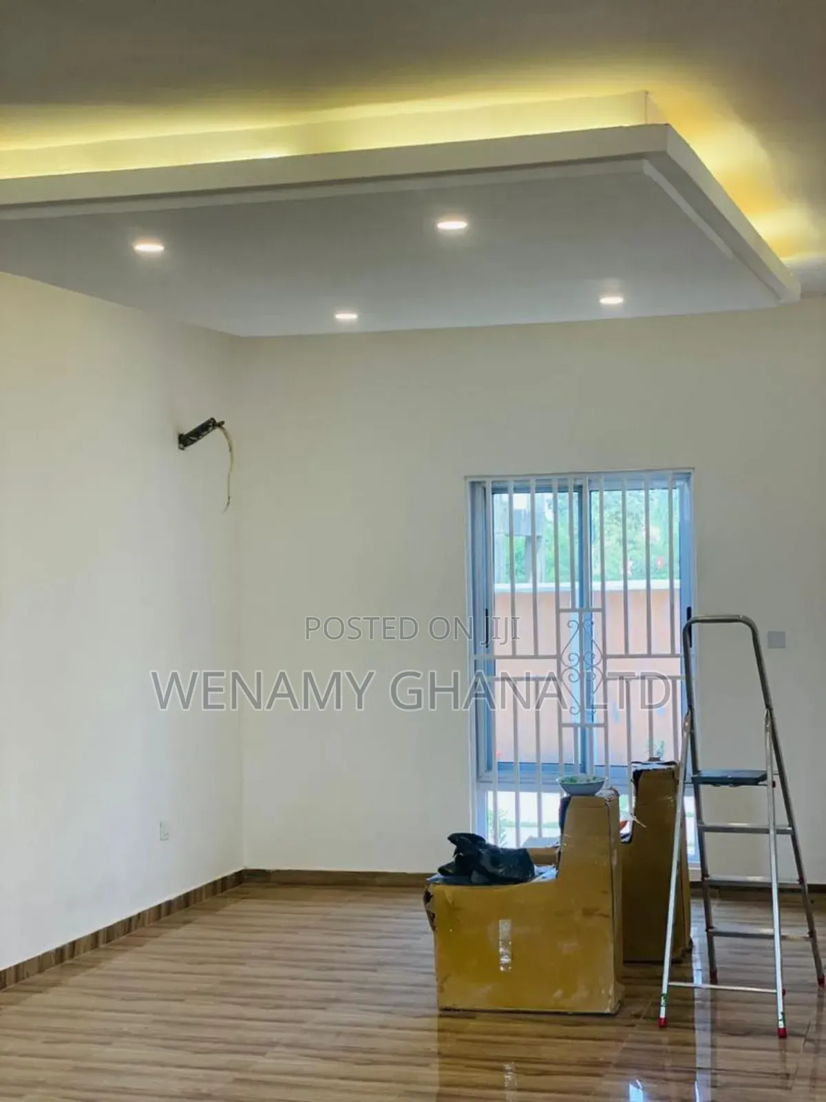 5bdrm House in Community 25, Tema Metropolitan for sale