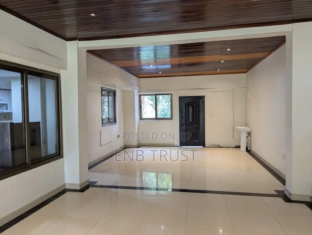 8 Bedrms on 1 Acre of Land Rent at Cantonments