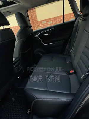 Toyota RAV4 XLE Premium AWD 2023 Gray