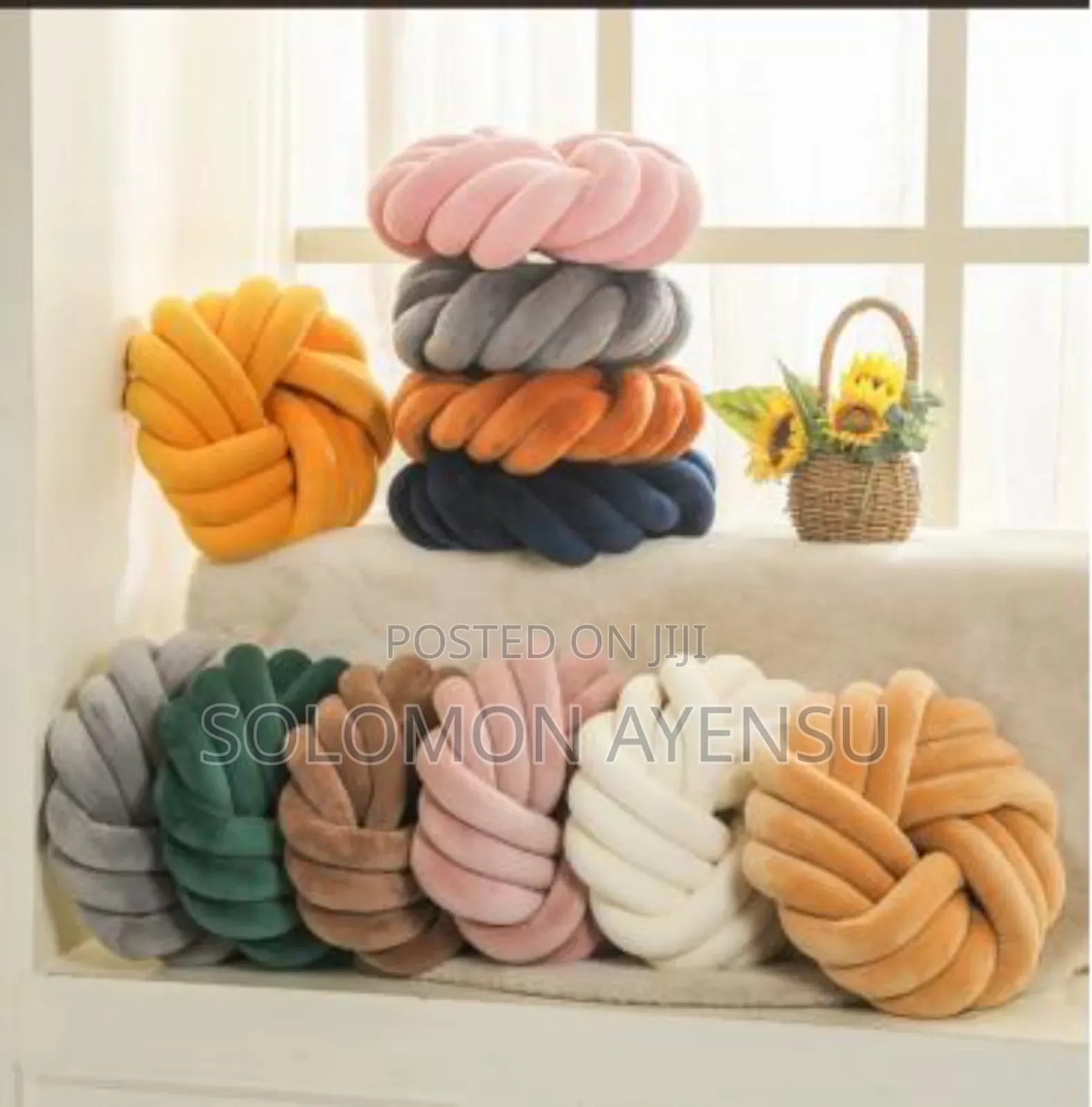 Quality Throw Pillows Available in Different Colours