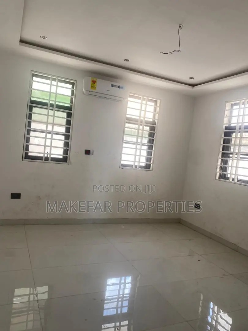 4bdrm House in Ashaley Botwe for sale