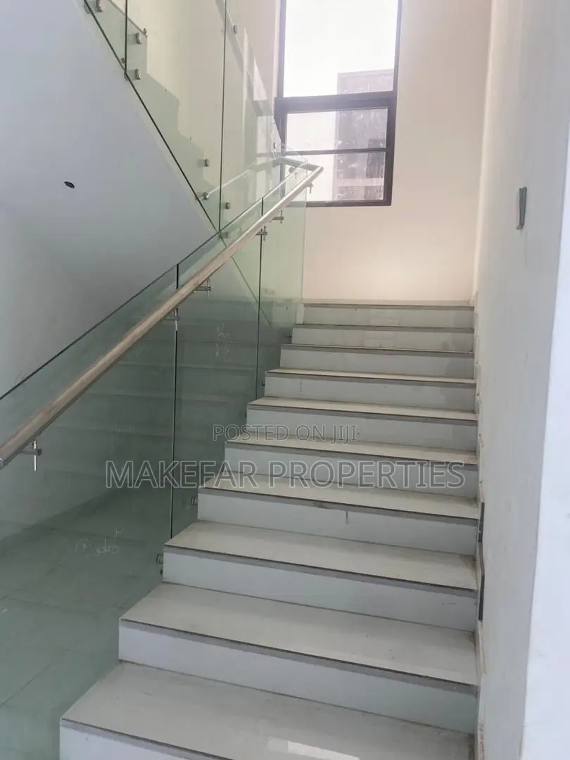 4bdrm House in Ashaley Botwe for sale