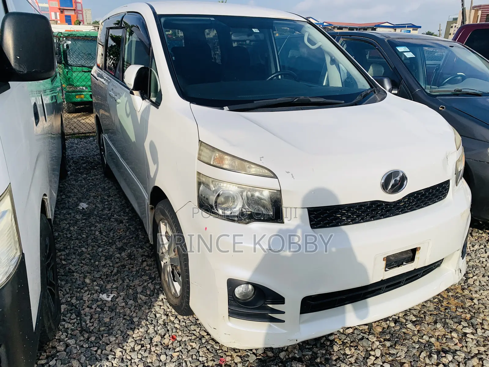 Toyota Voxy 2011 White in Kaneshie - Cars, Prince Kobby | Jiji.com.gh