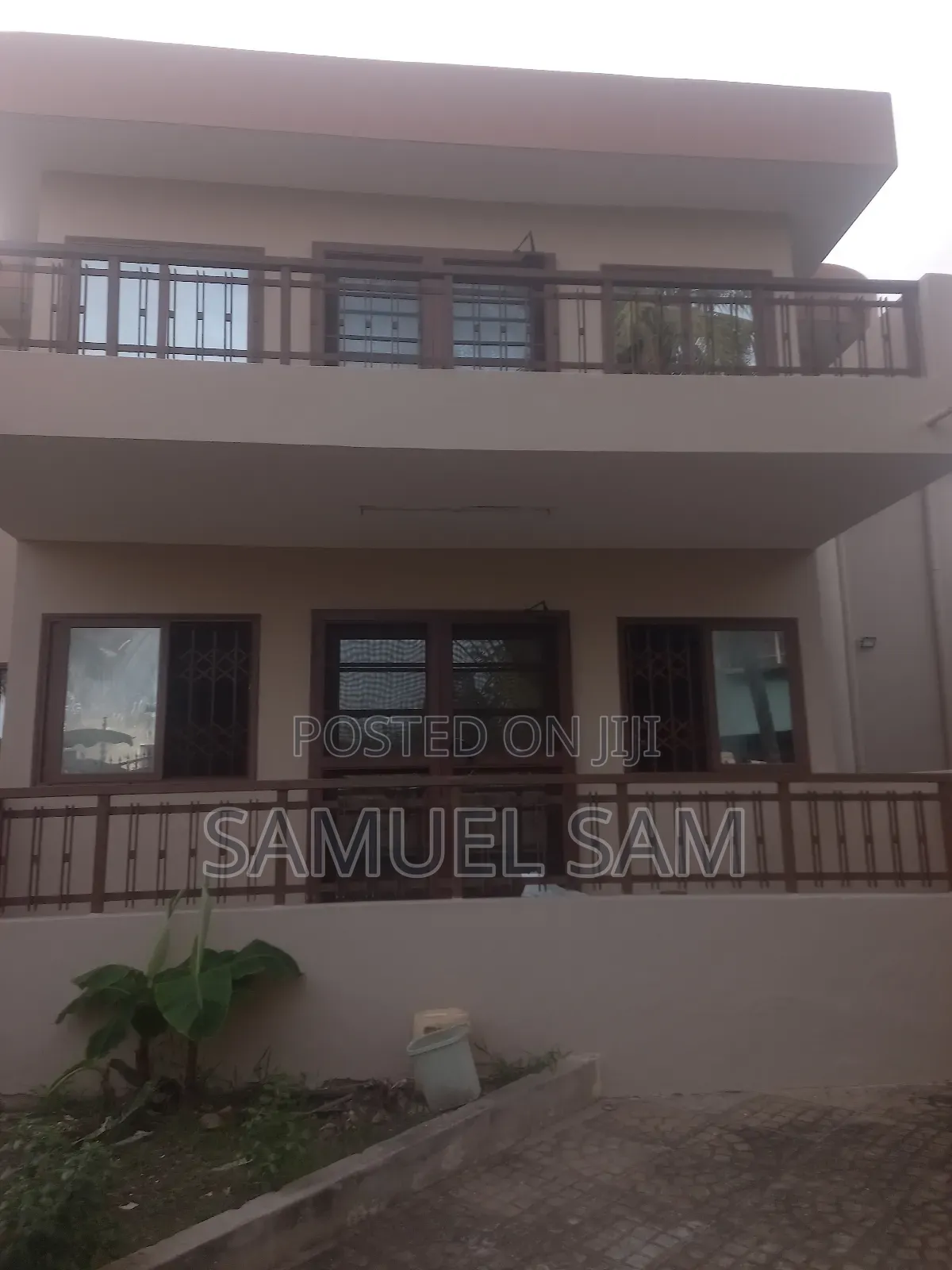 10bdrm House in Rama, Tema Metropolitan for rent