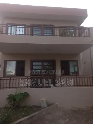 10bdrm House in Rama, Tema Metropolitan for rent