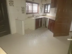 10bdrm House in Rama, Tema Metropolitan for rent