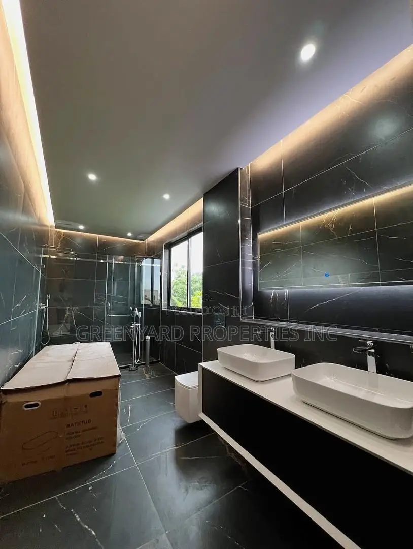 5bdrm House in East Legon Hills for sale
