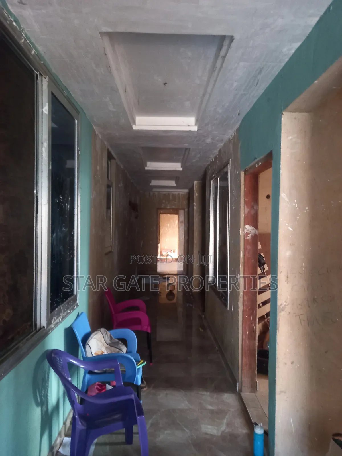 8bdrm House in Anwiaa ( Near Tafo, Kumasi Metropolitan for sale