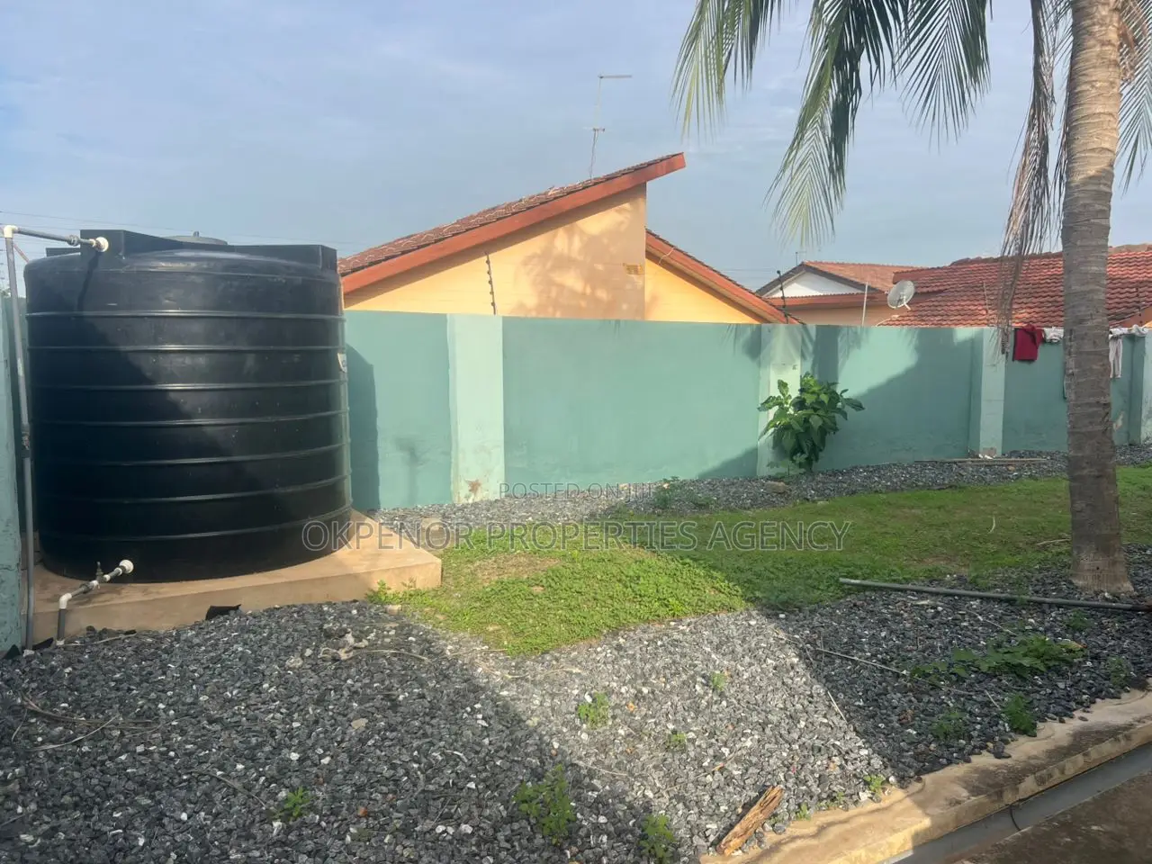 5bdrm House in Mataheko Tema Metropolitan for sale