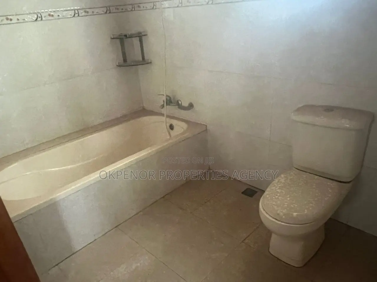 5bdrm House in Mataheko Tema Metropolitan for sale