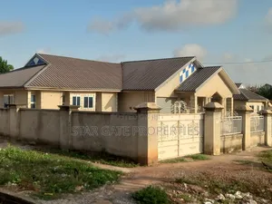 8bdrm House in Anwiaa ( Near Tafo, Kumasi Metropolitan for sale