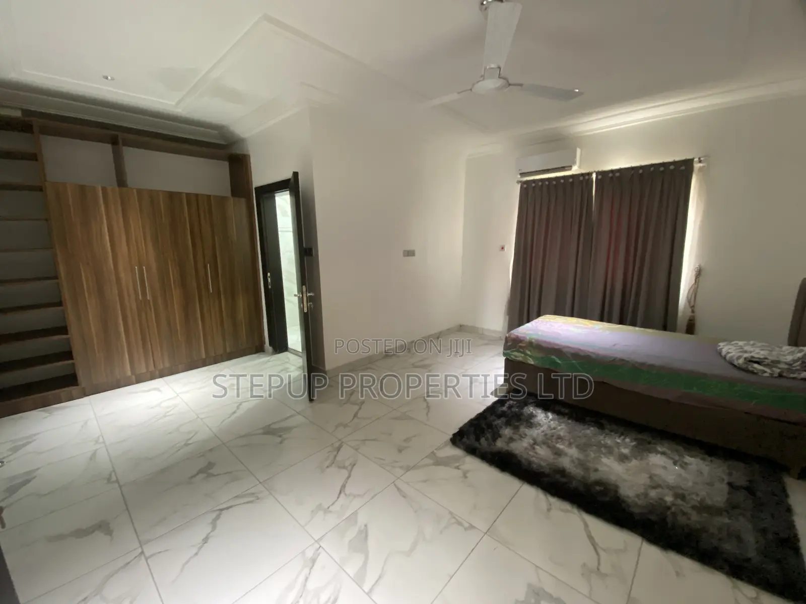 Furnished 4bdrm House in Lakeside for sale