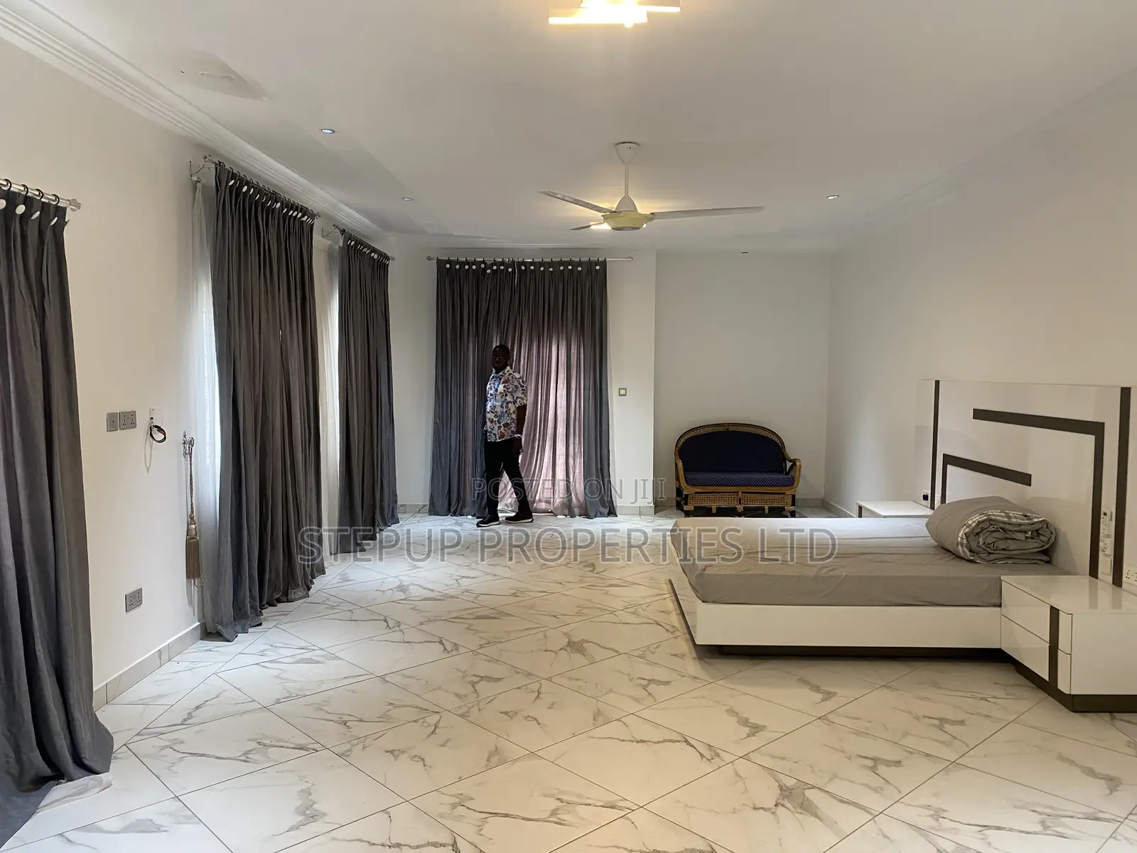 Furnished 4bdrm House in Lakeside for sale