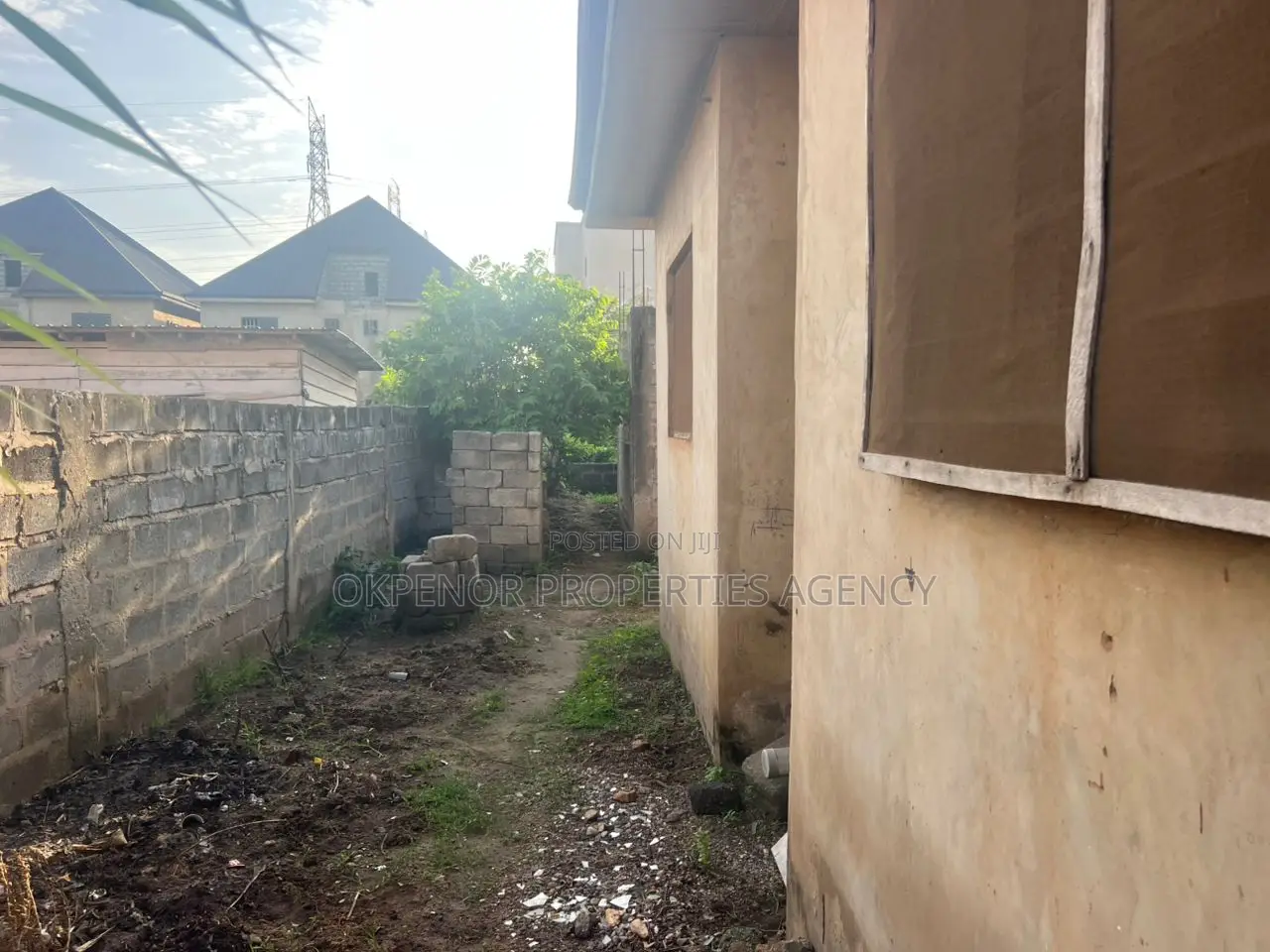 6bdrm House in Afienya, Tema Metropolitan for sale